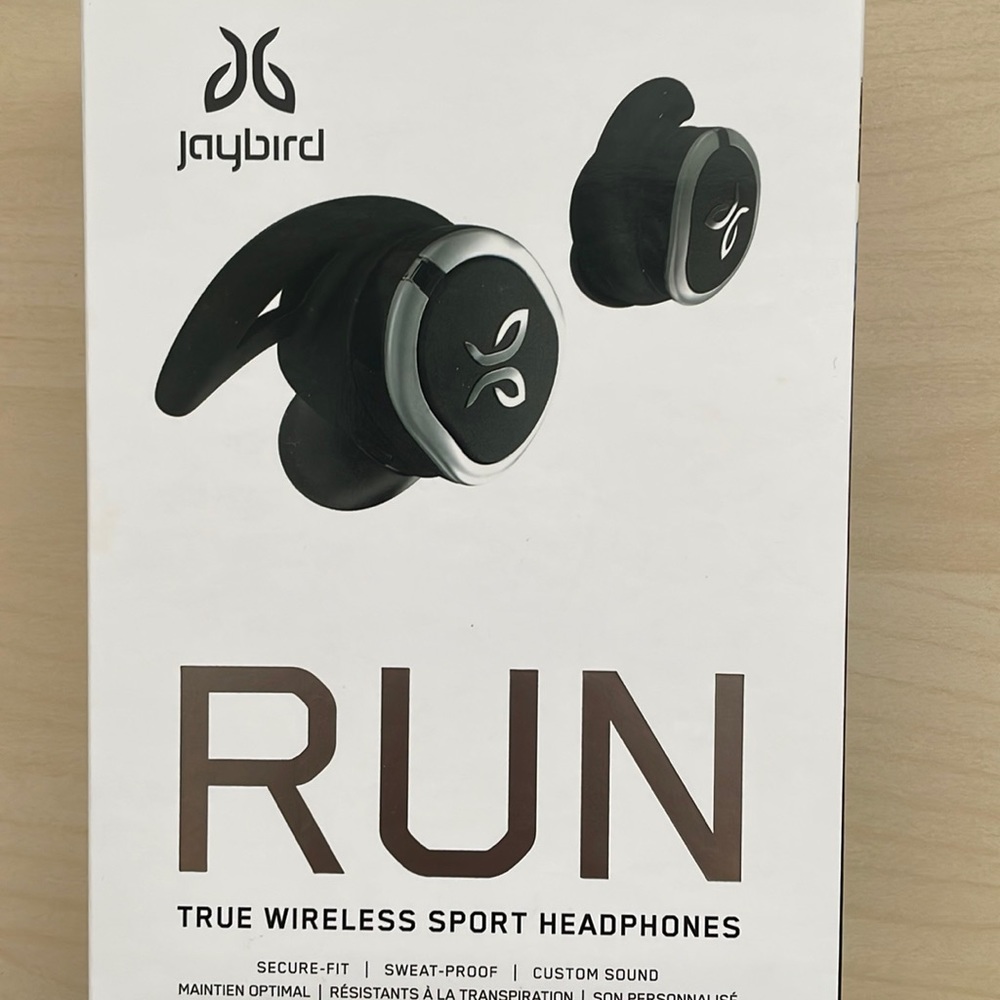 Wireless sport headphones